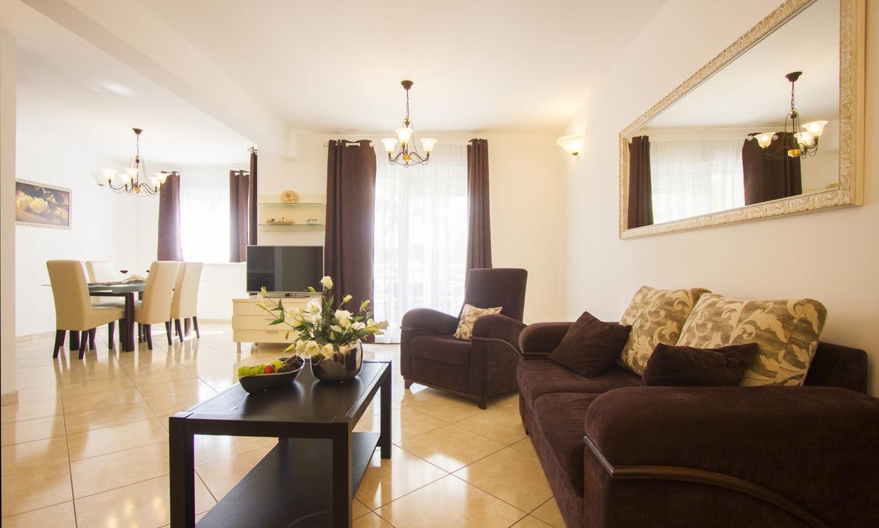 Paradise Apartment