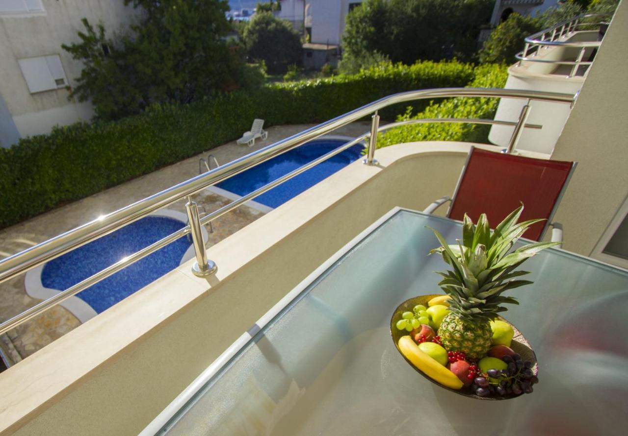 Apartment Paradise *