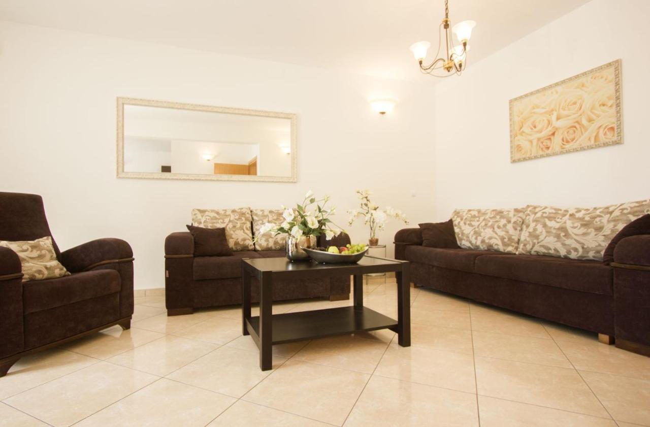 Paradise Apartment